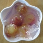 大量のぶどうは寒天で固める